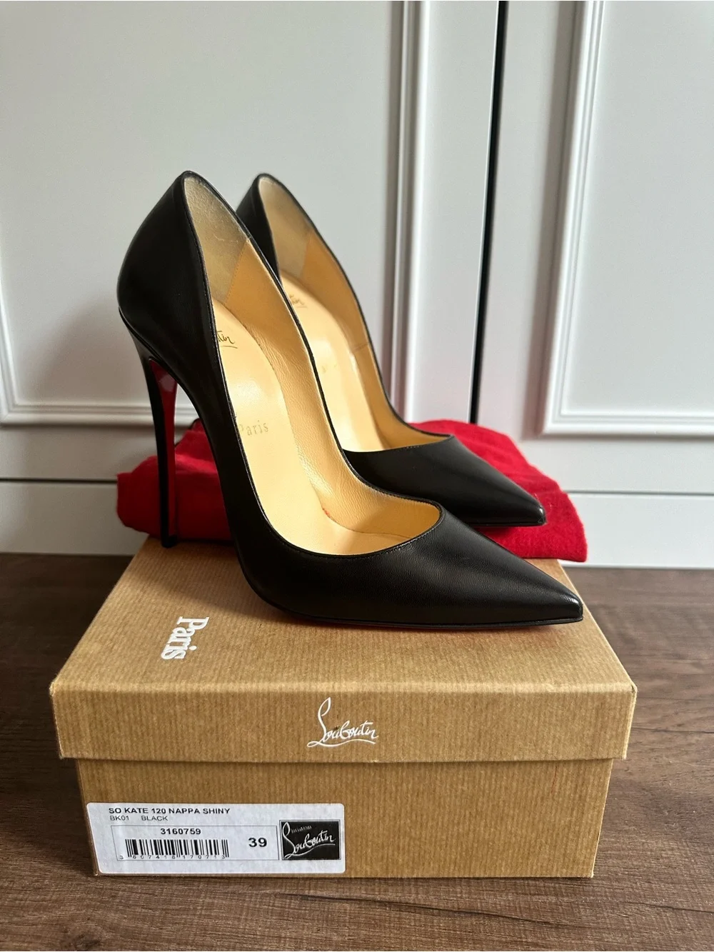 Christian Louboutin So Kate 120 Black Nappa Pointed Toe Pumps EU 39 Worn Once